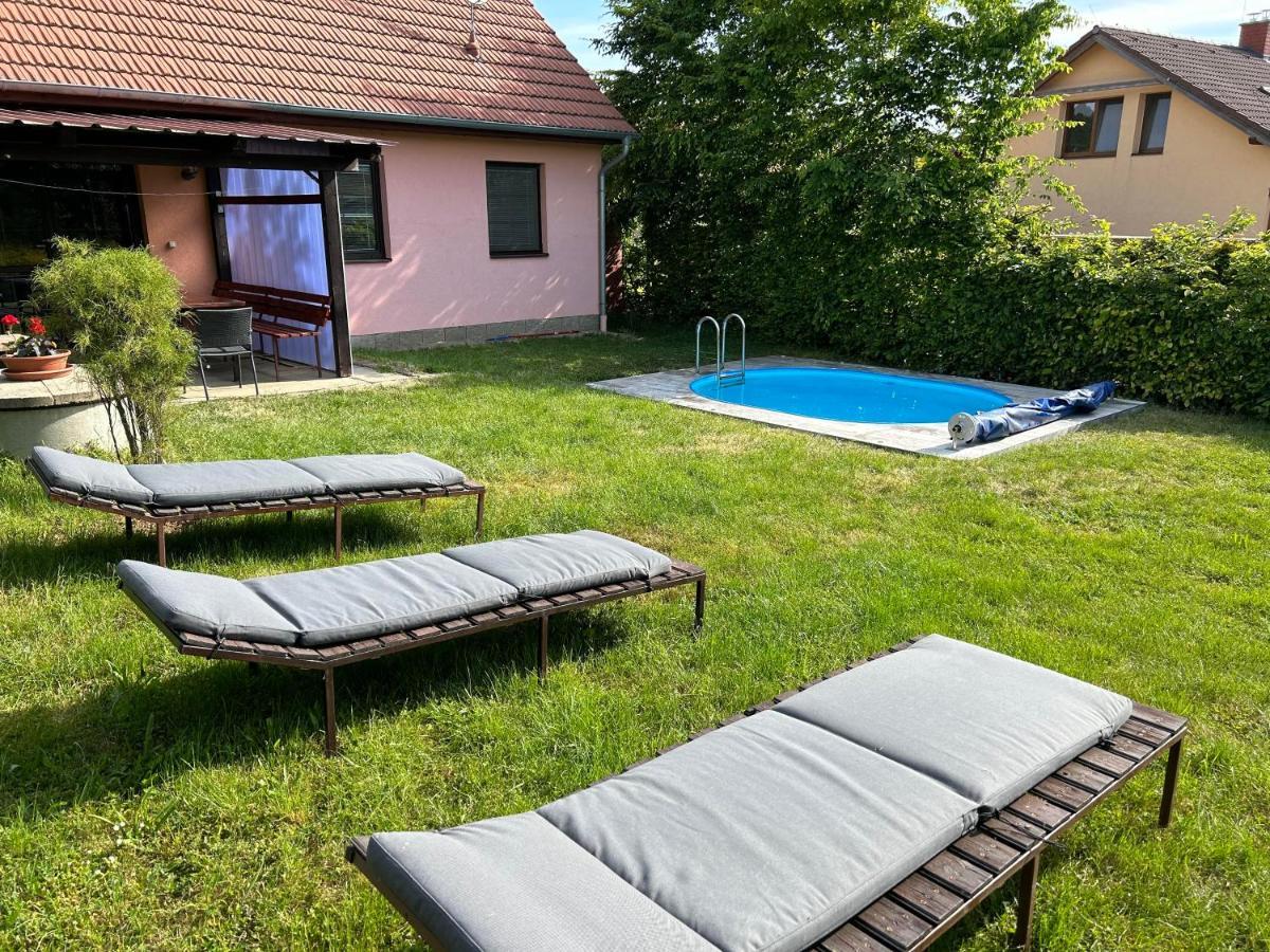 Chalupa Měňany - Karlštejn Beroun  Exteriér fotografie