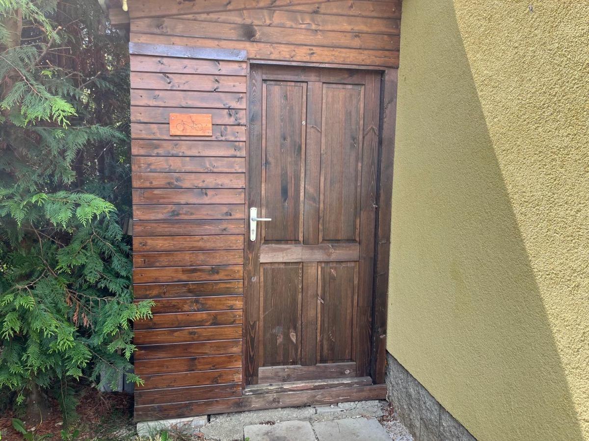 Chalupa Měňany - Karlštejn Beroun  Exteriér fotografie