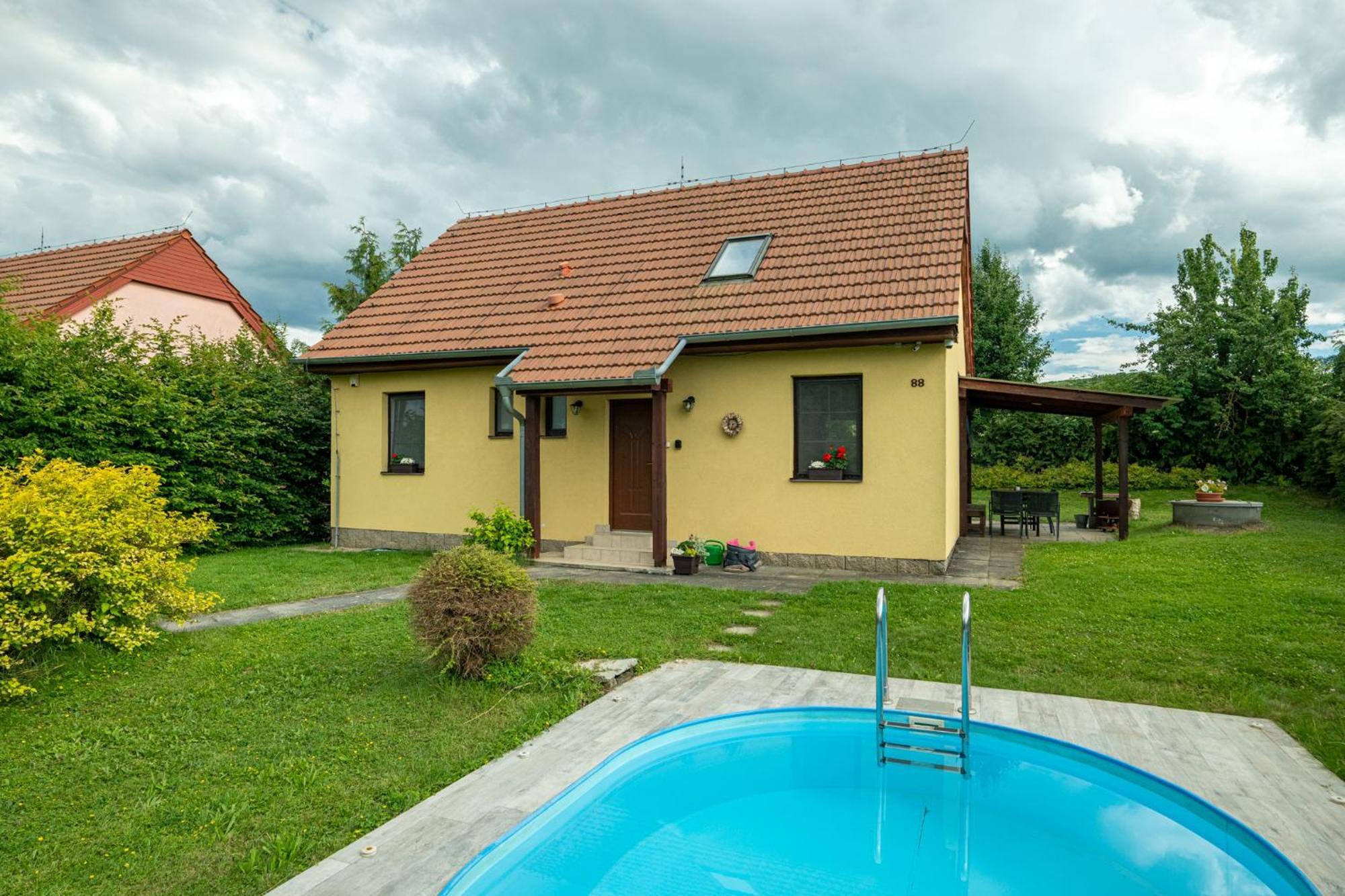 Chalupa Měňany - Karlštejn Beroun  Exteriér fotografie