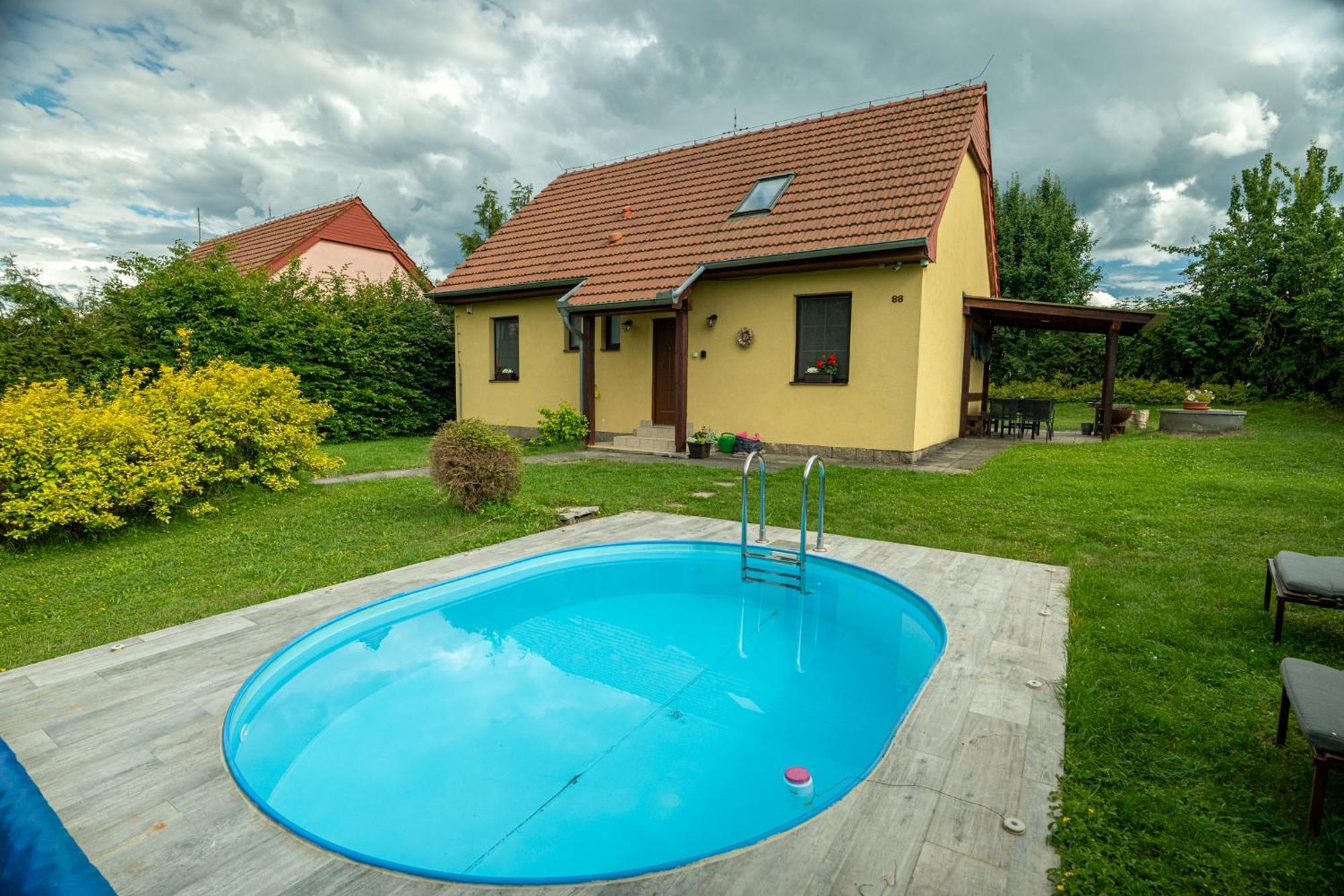Chalupa Měňany - Karlštejn Beroun  Exteriér fotografie
